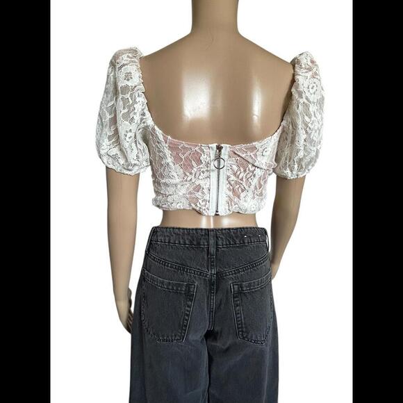 Chic Lace Puff Sleeve Crop Top - Picture 3 of 5